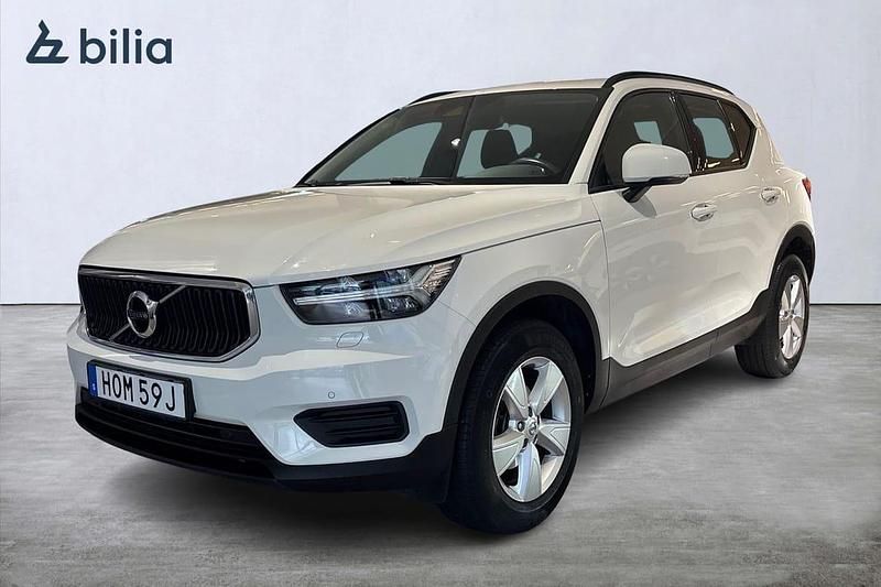 Vit Begagnad 2021 Volvo XC40 Momentum SUV | 269 900 kr (Marknadspris) - Bild 1/4