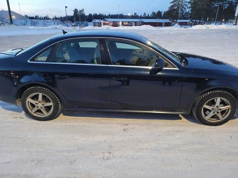 Ytterst märk blå Begagnad 2008 Audi A4 Sedan | 40 000 kr (Superpris) - Bild 1/4