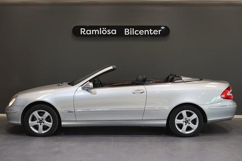 Begagnad Mercedes CLK200 Elegance 163 HK (119 kW) 2003 Silver Cab