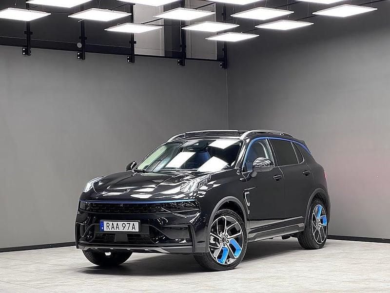 Svart Begagnad 2022 Lynk & Co 01 SUV | 279 900 kr (Marknadspris) - Bild 1/3
