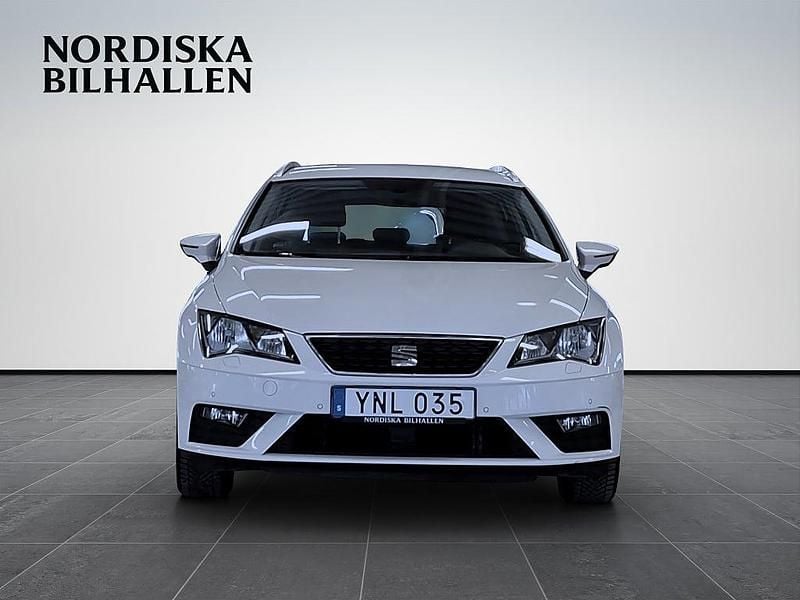 Begagnad Seat Leon ST Style 110 HK (80 kW) 2017 Vit Kombi