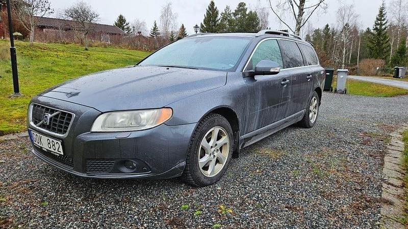 Begagnad 2008 Volvo V70 Kombi | 47 000 kr (Bra pris) - Bild 1/4