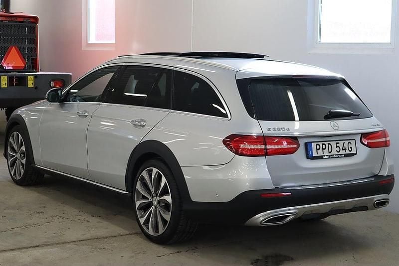 Begagnad Mercedes E220 All-Terrain SE 194 HK (142 kW) 2020 Silver Kombi