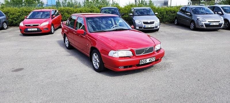 Röd Begagnad 2000 Volvo S70 SE Sedan | 16 900 kr (Bra pris) - Bild 1/4