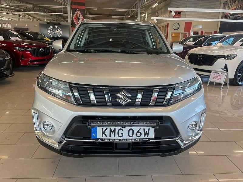 Begagnad Suzuki Vitara 116 HK (85 kW) 2023 Grå SUV