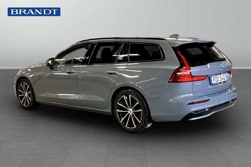 Begagnad Volvo V60 Plus 462 HK (339 kW) 2023 Grå Kombi