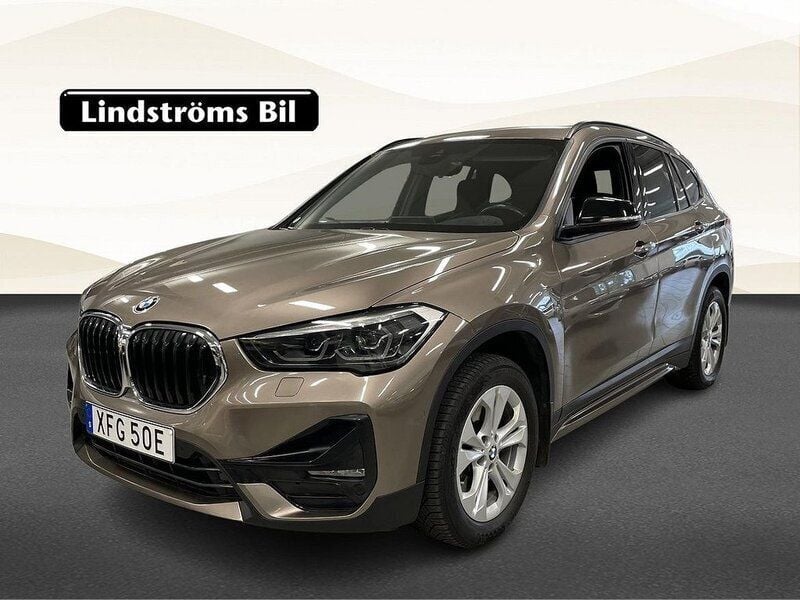 Ljusbrun Begagnad 2019 BMW X1 Sport Line SUV | 259 000 kr (Marknadspris) - Bild 1/3