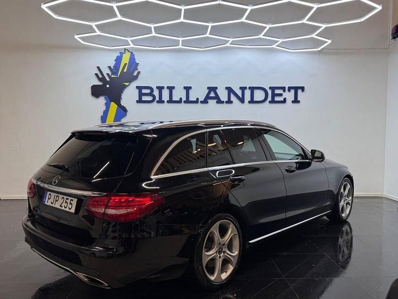 Begagnad Mercedes C350 Avantgarde 279 HK (205 kW) 2017 Svart Kombi