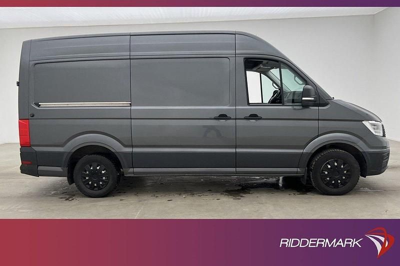 Grå Begagnad 2018 VW Crafter Van | 289 800 kr (Marknadspris) - Bild 1/3