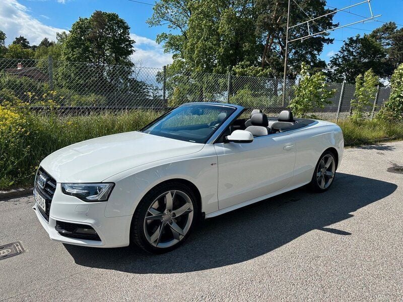 Vit Begagnad 2016 Audi A5 Cabriolet Comfort Cab | 349 000 kr - Bild 1/4