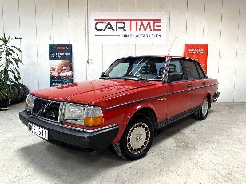 Röd Begagnad 1988 Volvo 240 Sedan | 69 900 kr - Bild 1/4
