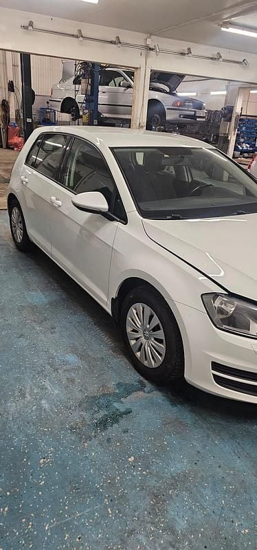Begagnad VW Golf VII 105 HK (77 kW) 2014