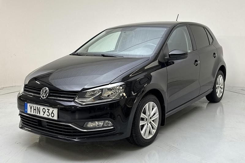 Svart Begagnad 2017 VW Polo Comfortline | 134 800 kr (Marknadspris) - Bild 1/4