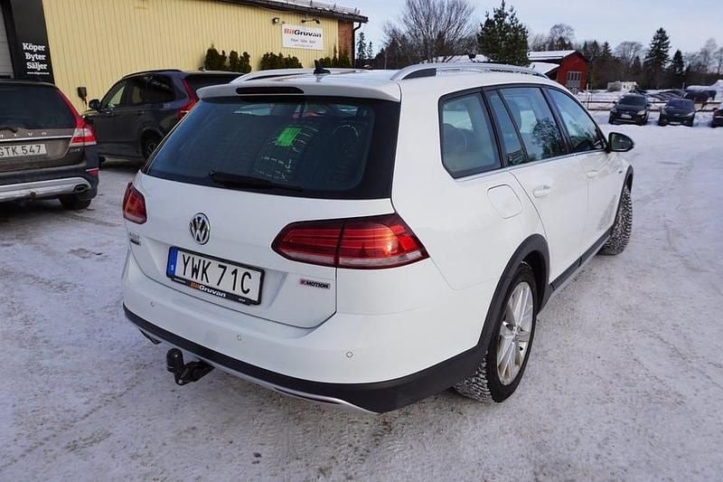 Begagnad VW Golf Alltrack 184 HK (135 kW) 2020 Vit Kombi
