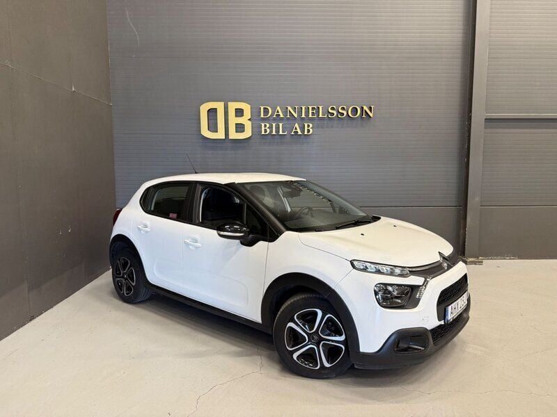Vit Begagnad 2021 Citroën C3 PureTech Halvkombi | 119 800 kr (Marknadspris) - Bild 1/4