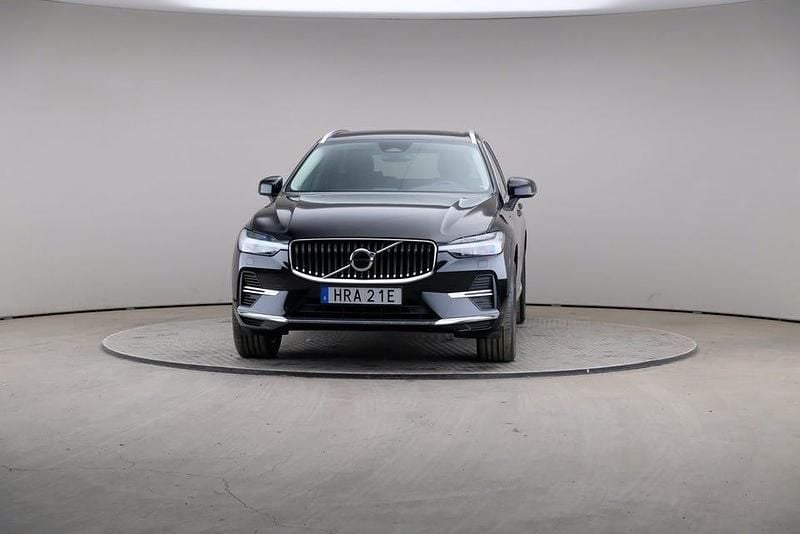 Begagnad Volvo XC60 Core 350 HK (257 kW) 2023 Svart SUV