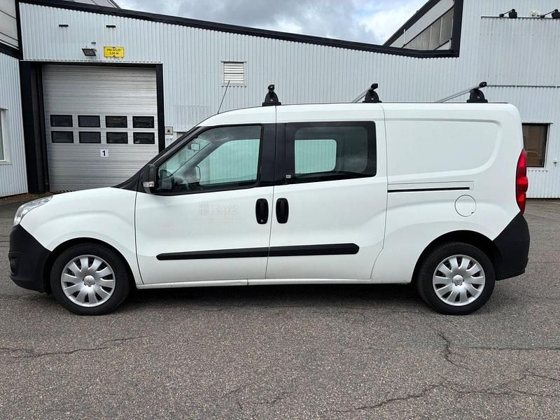 Vit Begagnad 2014 Opel Combo Minibuss | 49 900 kr (Lite dyr) - Bild 1/4
