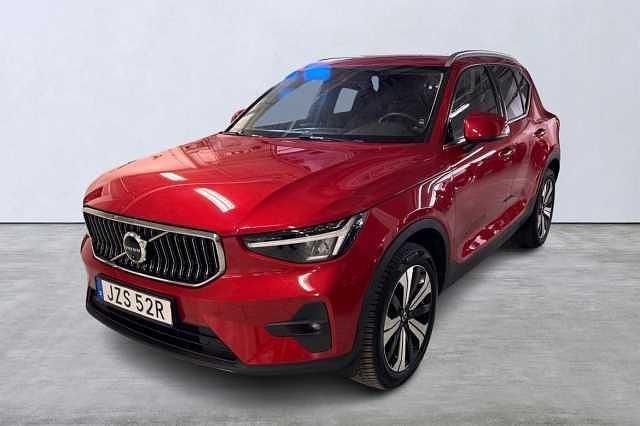 Röd Begagnad 2023 Volvo XC40 SUV | 344 900 kr (Marknadspris) - Bild 1/4