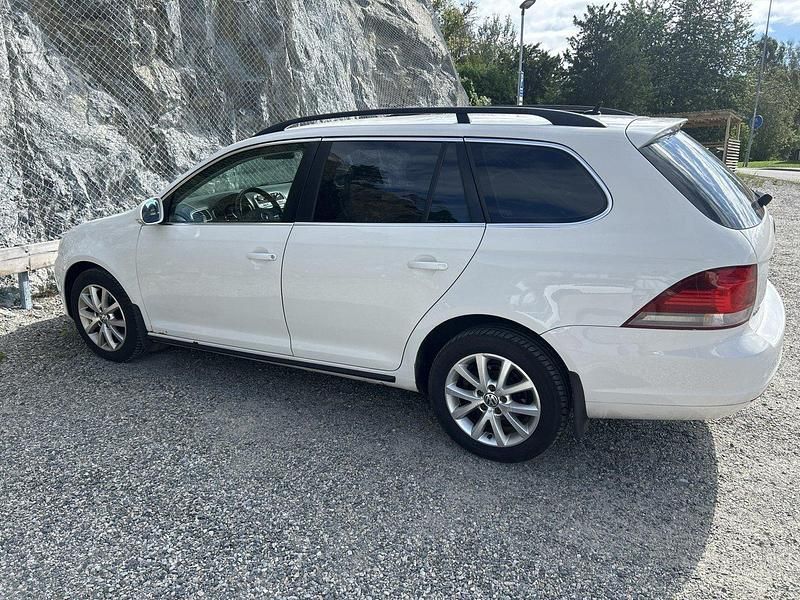 Vit Begagnad 2010 VW Golf Kombi | 35 000 kr (Bra pris) - Bild 1/4
