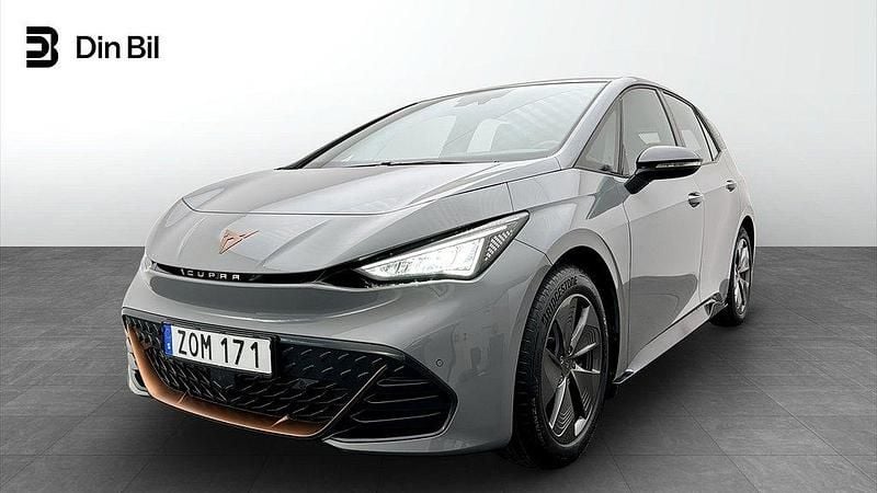 Ljusgrå Begagnad 2023 Cupra Born Halvkombi | 254 900 kr (Marknadspris) - Bild 1/4