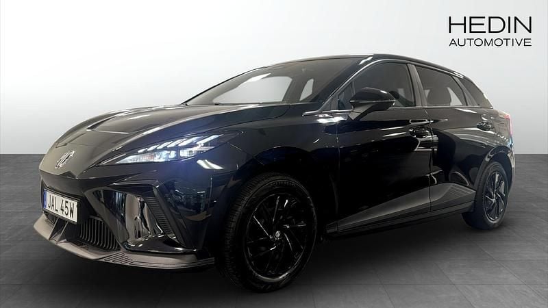 Svart (black) Begagnad 2023 MG MG4 EV Halvkombi | 244 900 kr (Marknadspris) - Bild 1/4