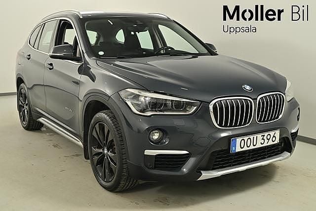 Grå Begagnad 2016 BMW X1 SUV | 199 900 kr (Bra pris) - Bild 1/4