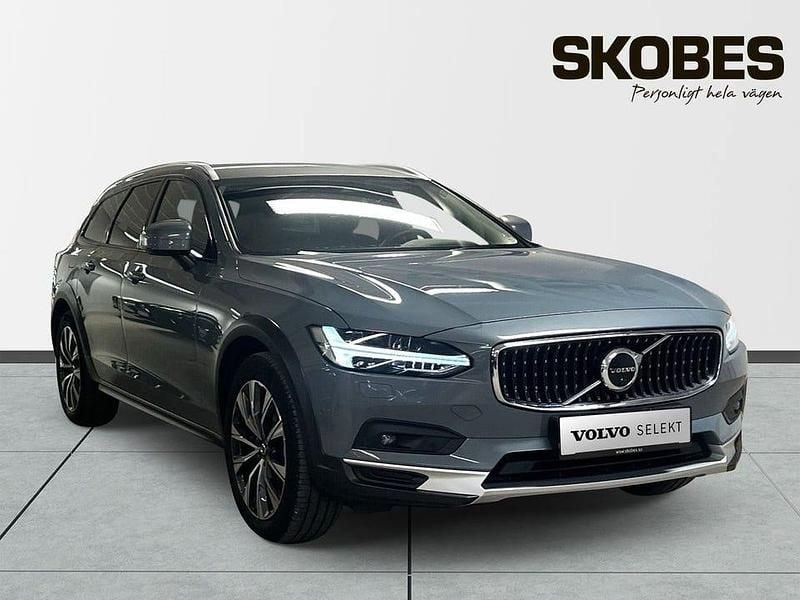Begagnad Volvo V90 CC Plus 200 HK (147 kW) 2023 Grå Kombi