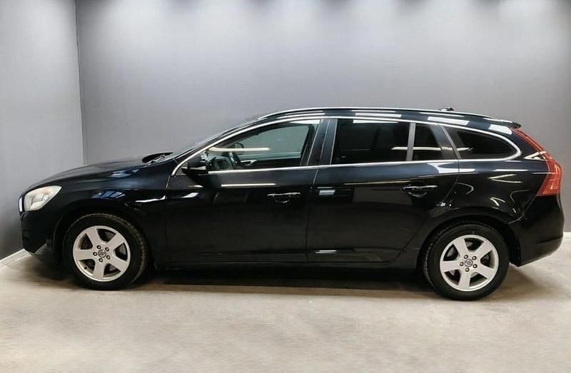 Begagnad Volvo V60 Momentum 205 HK (150 kW) 2013 Svart Kombi