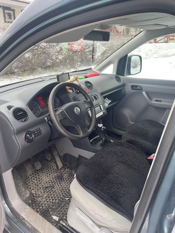 Begagnad VW Caddy 105 HK (77 kW) 2009 Minibuss