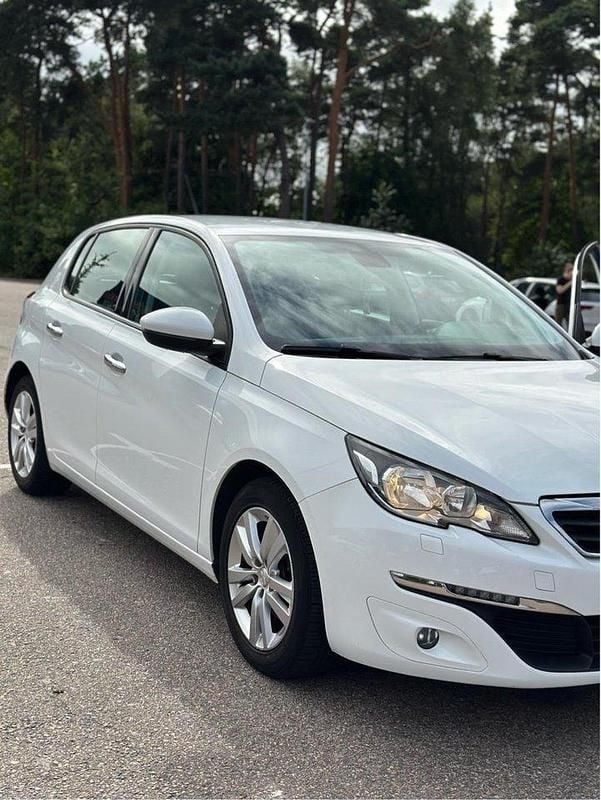 Vit Begagnad 2015 Peugeot 308 Active Halvkombi | 99 000 kr (Marknadspris) - Bild 1/4