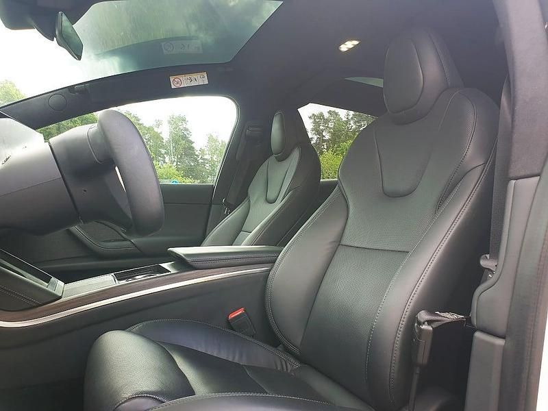 Begagnad Tesla Model X Long Range AWD 503 kW (685 HK) 2023 SUV