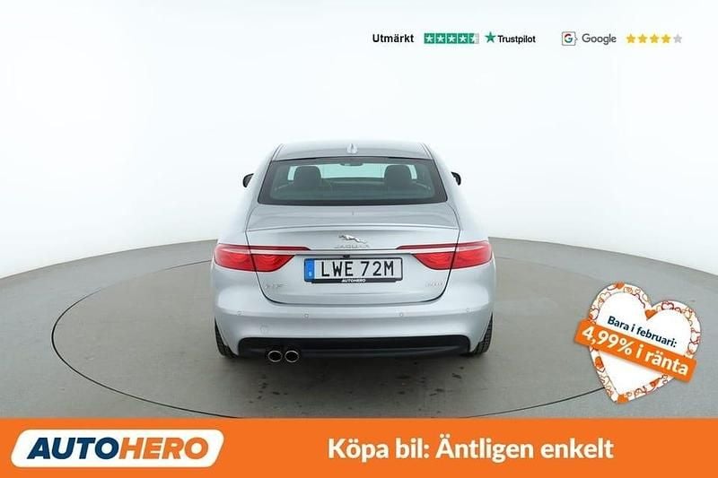 Begagnad Jaguar XF R-Sport 182 HK (133 kW) 2019 Grå Sedan