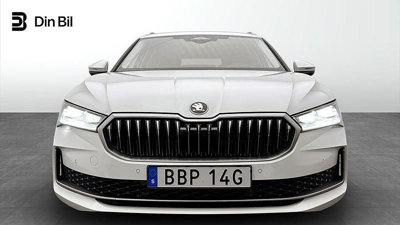 Begagnad Skoda Superb LAURIN & KLEMENT 150 HK (110 kW) 2024 Purity white Kombi