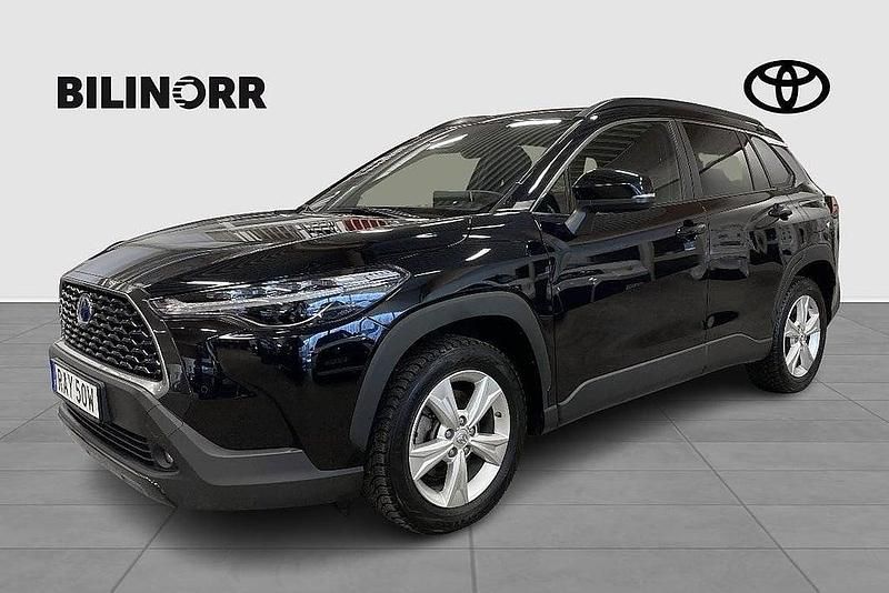 Begagnad Toyota Corolla Cross Style 200 HK (147 kW) 2023 Svart SUV