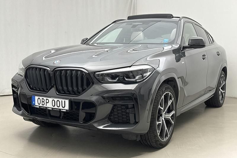 Grå Begagnad 2022 BMW X6 Comfort Edition SUV | 839 000 kr (Bra pris) - Bild 1/4