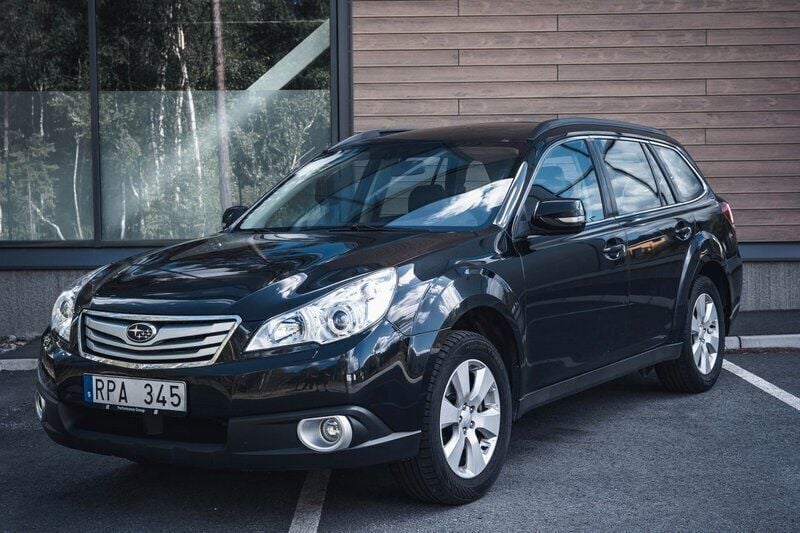 Svart Begagnad 2009 Subaru Outback Exclusive+ SUV | 79 000 kr (Lite dyr) - Bild 1/2
