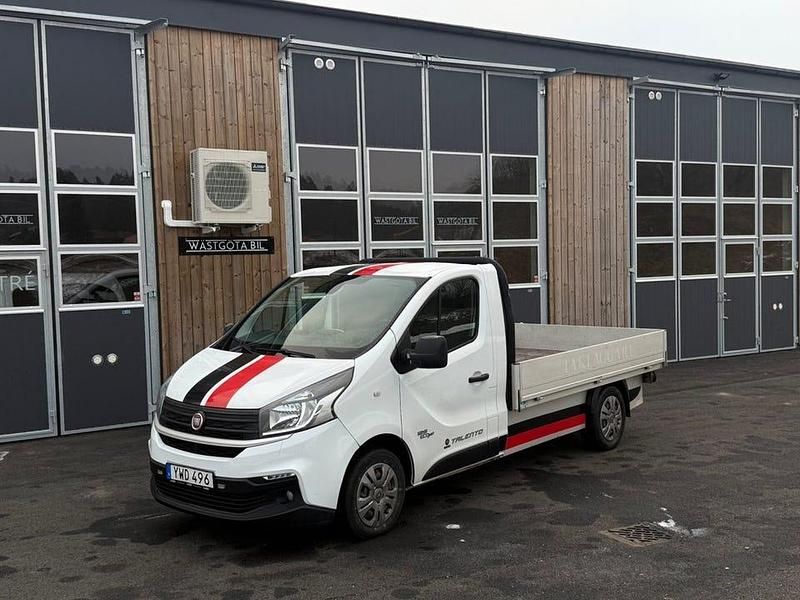 Vit Begagnad 2018 Fiat Talento Minibuss | 129 900 kr (Marknadspris) - Bild 1/4