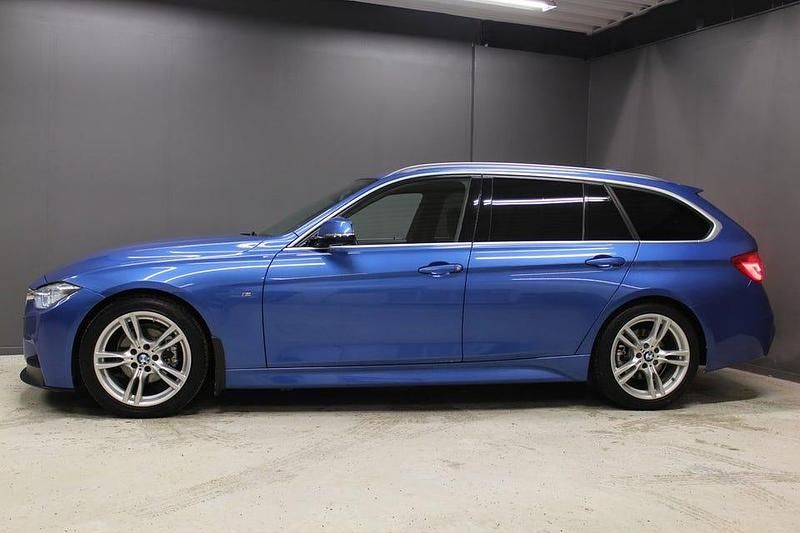 Begagnad BMW 320 M Sport 184 HK (135 kW) 2016 Blå Kombi