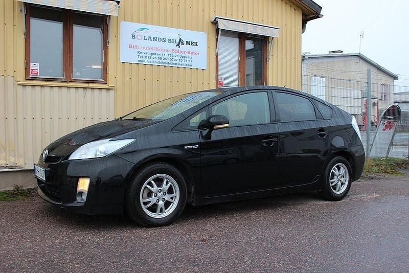 Svart Begagnad 2010 Toyota Prius Halvkombi | 54 500 kr - Bild 1/4