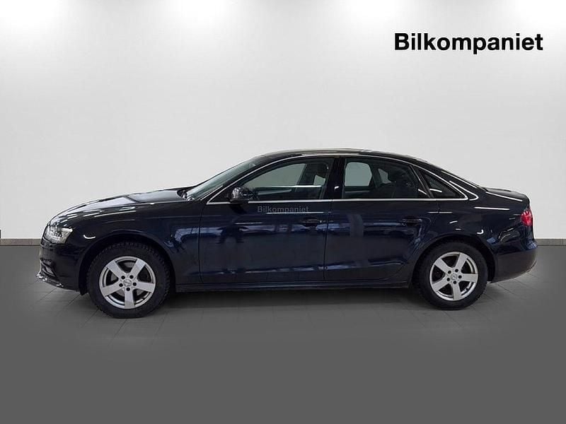 Begagnad Audi A4 Comfort 177 HK (130 kW) 2013 Blå Sedan