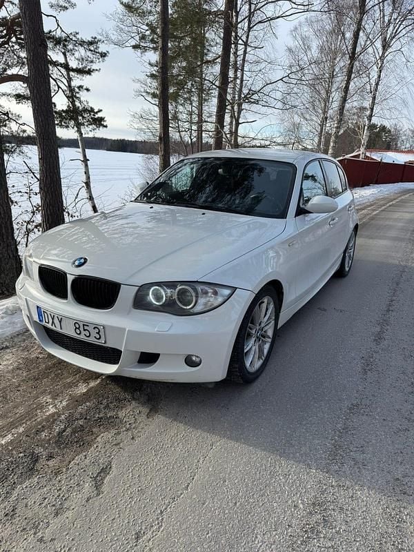 Begagnad BMW 118 143 HK (105 kW) 2009 Halvkombi