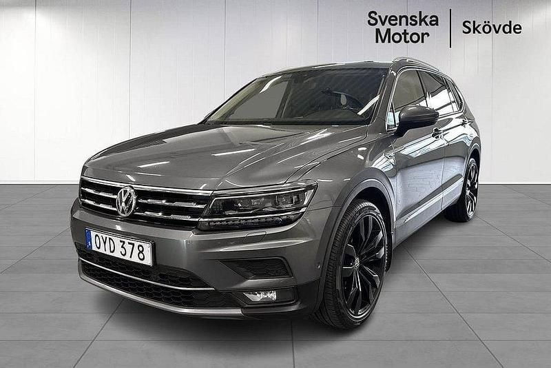 Mörkgrå Begagnad 2018 VW Tiguan Allspace GT SUV | 239 200 kr (Bra pris) - Bild 1/4