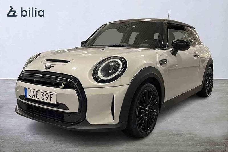 Silver Begagnad 2023 Mini Cooper SE Halvkombi | 204 900 kr - Bild 1/1