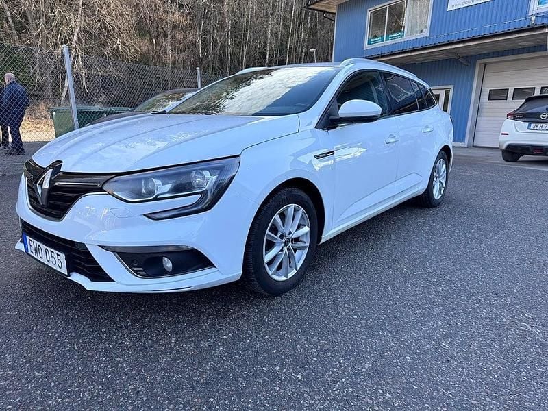 Begagnad Renault Mégane GrandTour 110 HK (80 kW) 2018 Vit Kombi