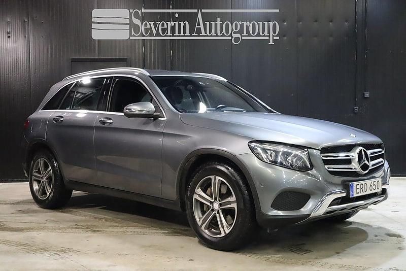 Grå Begagnad 2016 Mercedes GLC220 SUV | 209 000 kr (Marknadspris) - Bild 1/4