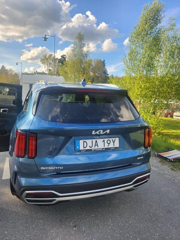 Blå Begagnad 2023 Kia Sorento Advance SUV | 435 000 kr (Superpris) - Bild 1/4