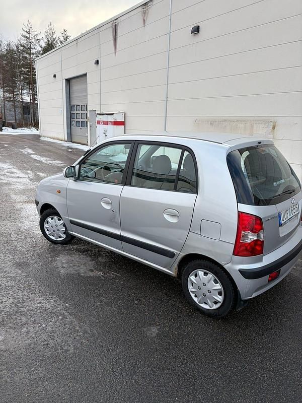 Begagnad Hyundai Atos Prime 58 HK (42 kW) 2004 Silver metallic Halvkombi