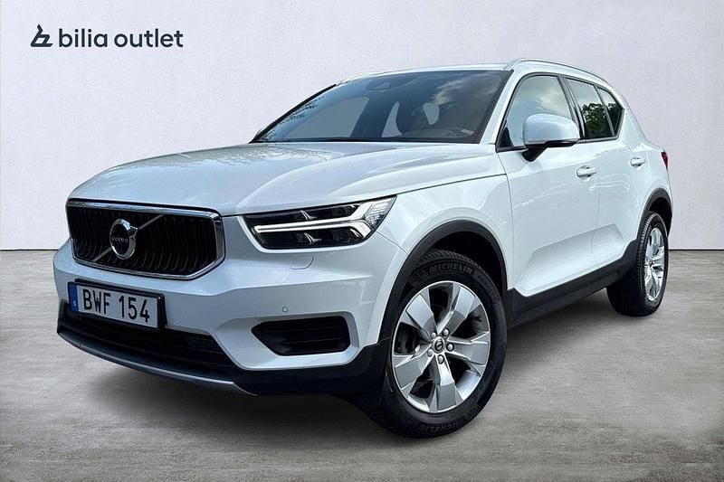Vit Begagnad 2021 Volvo XC40 Momentum SUV | 319 900 kr (Lite dyr) - Bild 1/4