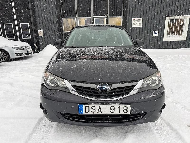 Grå Begagnad 2007 Subaru Impreza Halvkombi | 59 900 kr (Marknadspris) - Bild 1/4