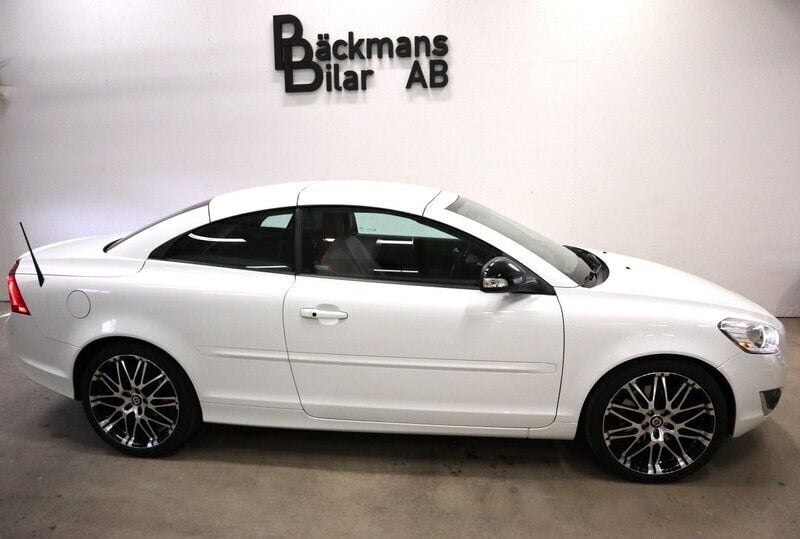 Vit Begagnad 2011 Volvo C70 Summum Cab | 269 000 kr - Bild 1/4